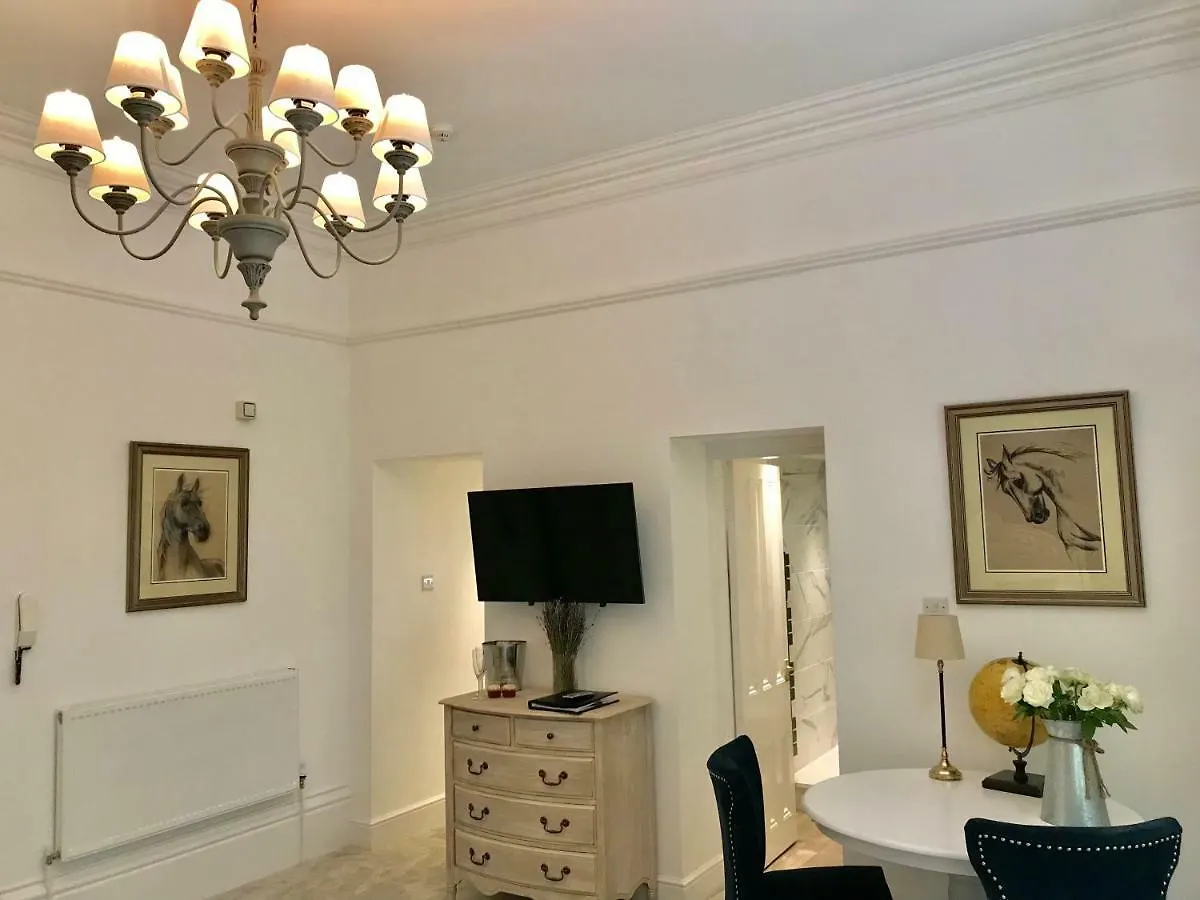 Ranmoor Serviced Apartments - The Courtyard Suite Sheffield
